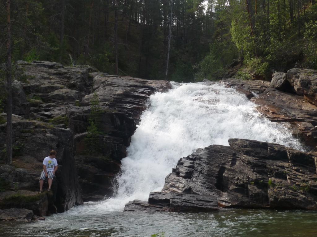 Lemmenjoen Lumo - Nature Experience & Accommodation Lemmenjoki Екстериор снимка